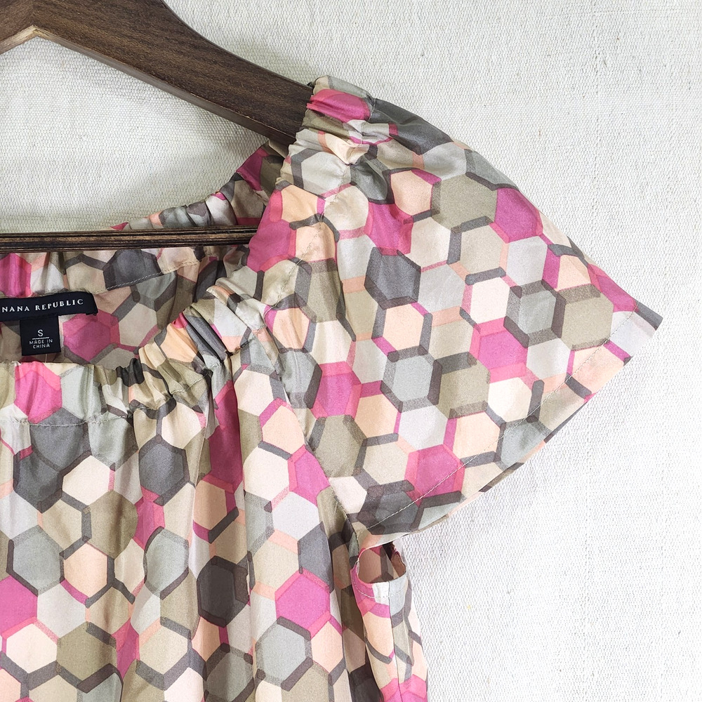 Banana Republic 100% Silk Colorful Blouse W/ Modern Geometric Pattern Women's Sm - Picture 5 of 11